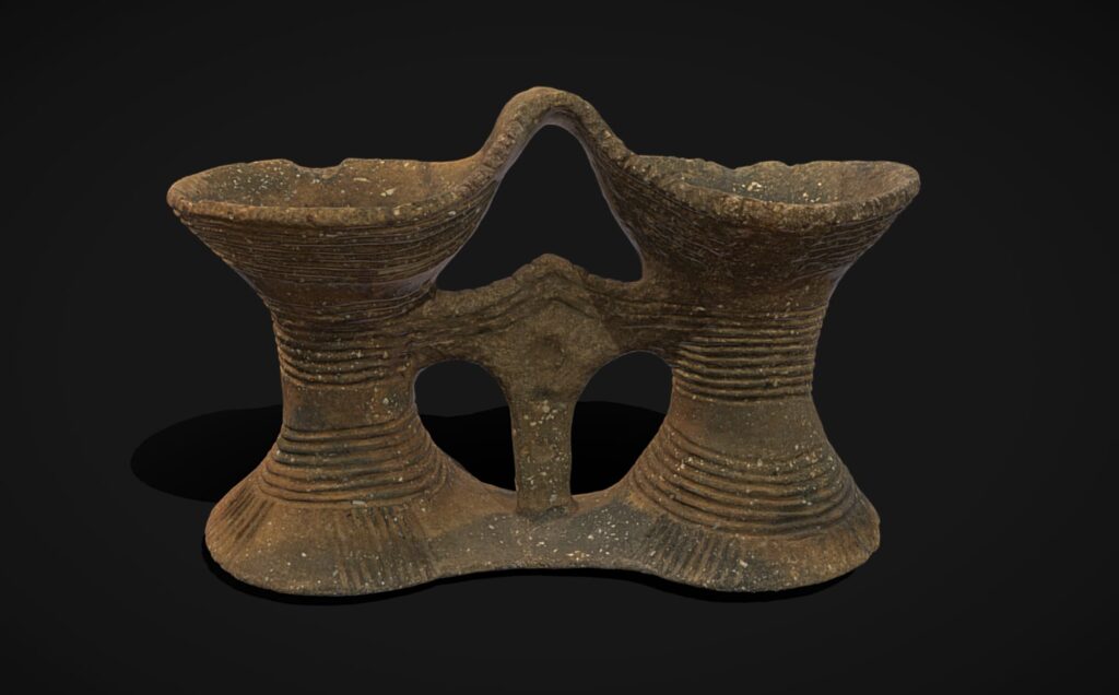 Біноклеподібна посудина (поселення Веремʼя)