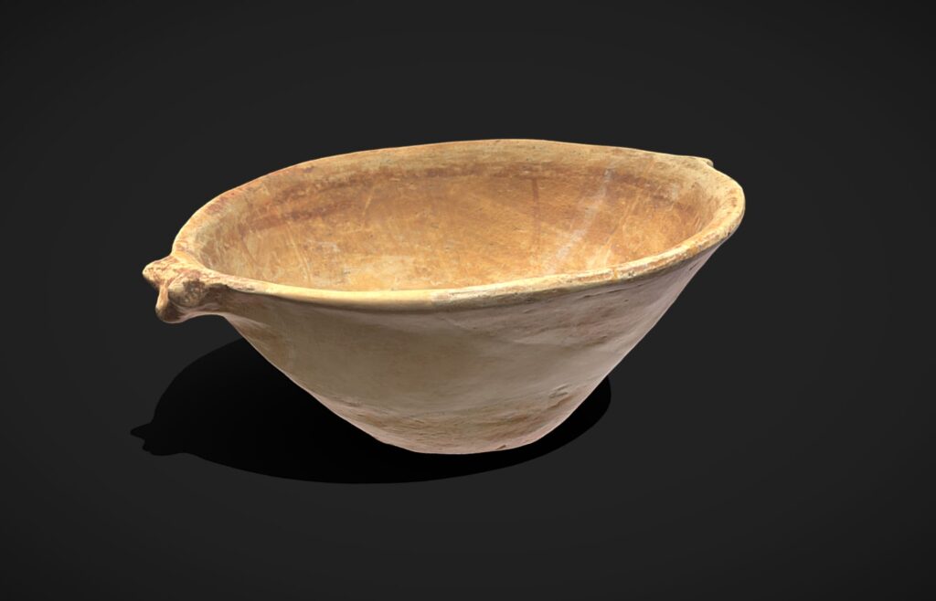 Миска з зооморфним наліпом