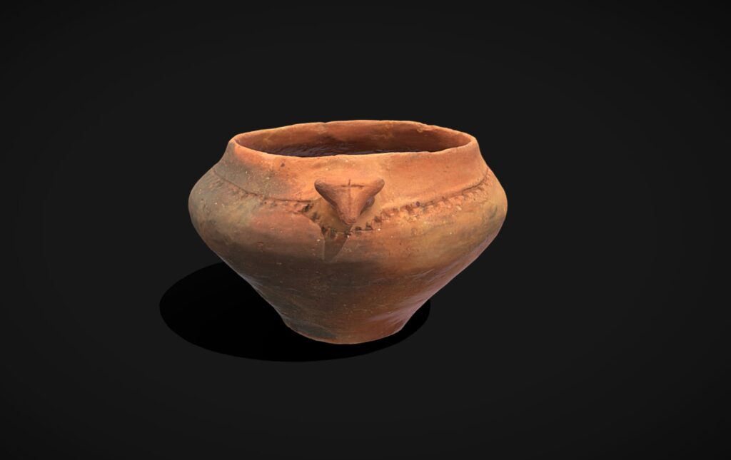 Горщик з зооморфним наліпом