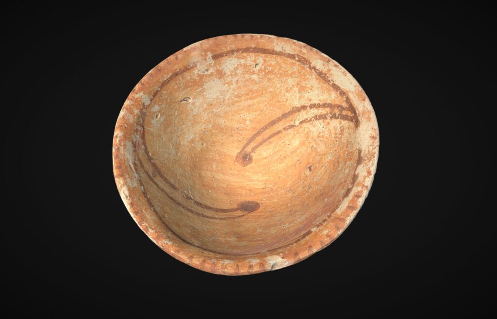 Миска з кометоподібним орнаментом