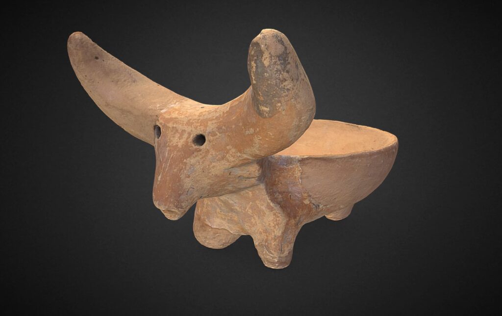 Зооморфна миска з головою бика